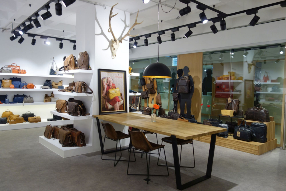 showroom 2