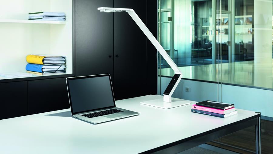 LUCTRA® fournit une lumière biologiquement efficace sur le lieu de travail