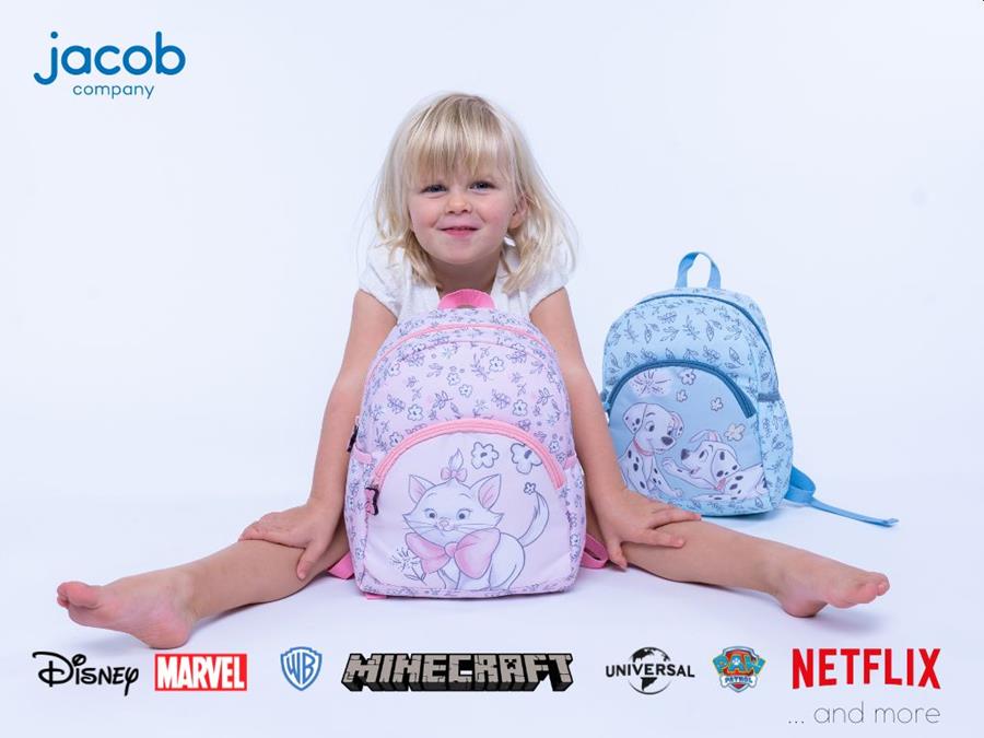 Scoor met stationery items en bags in thema gaming