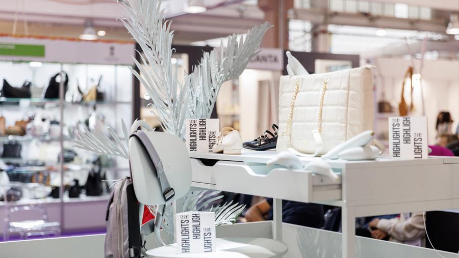Decode 2025 Footwear Trends at Expo Riva Schuh